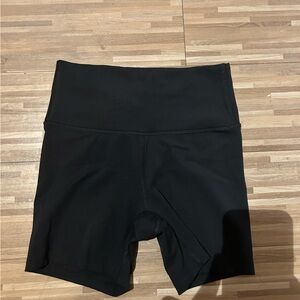 ALL IN MOTION (Target) 3in biker shorts small
